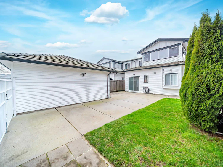 7150 Canada Way, Burnaby, BC, V5E 3R8 - 5