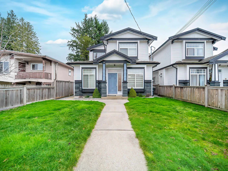 7150 Canada Way, Burnaby, BC, V5E 3R8 - 2