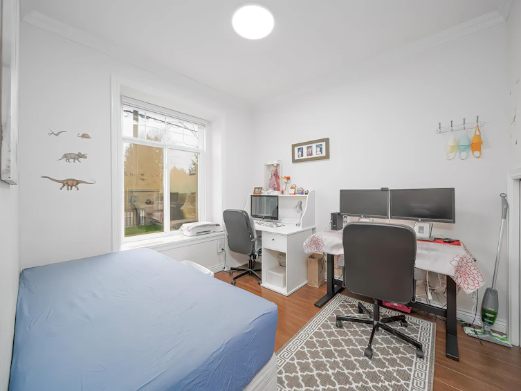 7150 Canada Way, Burnaby, BC, V5E 3R8 - 7