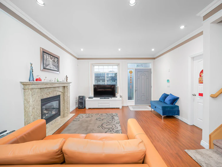 7150 Canada Way, Burnaby, BC, V5E 3R8 - 9