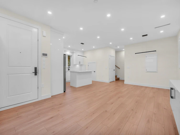 3-3090 Vanness Avenue, Vancouver, BC, V5R 5A1 - 9
