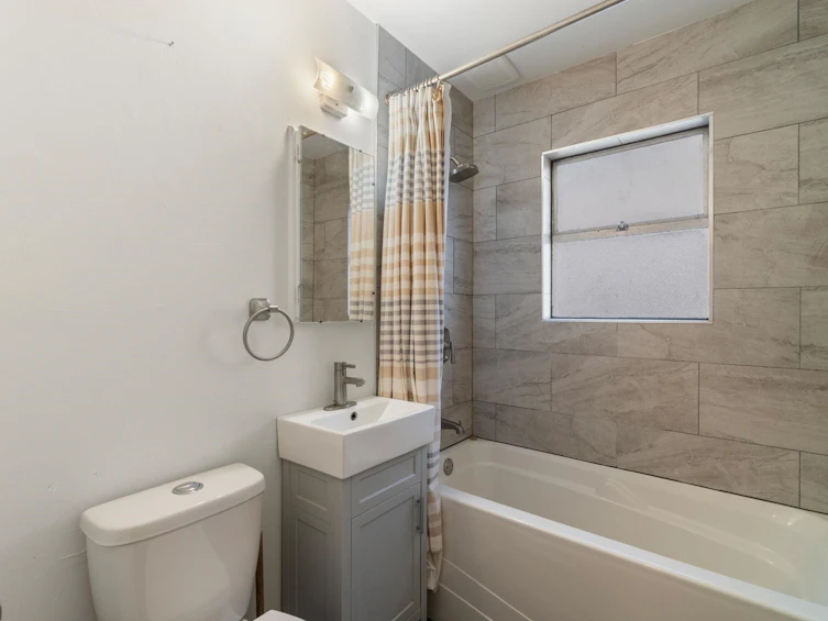 2611 Parker Street, Vancouver, BC, V5K 2T5 - 7