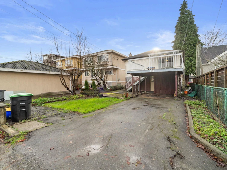 2611 Parker Street, Vancouver, BC, V5K 2T5 - 14