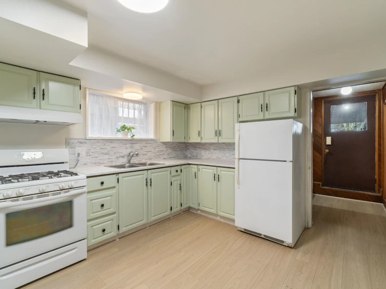 2611 Parker Street, Vancouver, BC, V5K 2T5 - 10