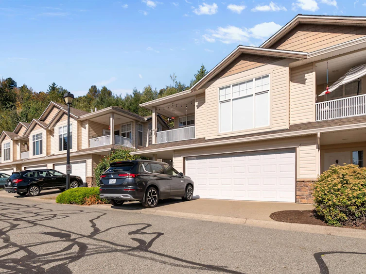 70-8590 Sunrise Drive, Chilliwack, BC, V2R 3Z4 - 3