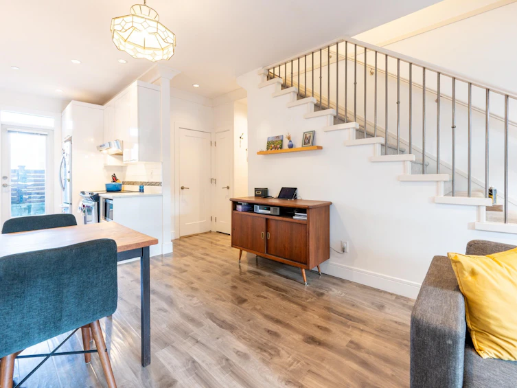 1187 E 19th Avenue, Vancouver, BC, V5V 1K9 - 11