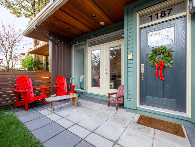 1187 E 19th Avenue, Vancouver, BC, V5V 1K9 - 2