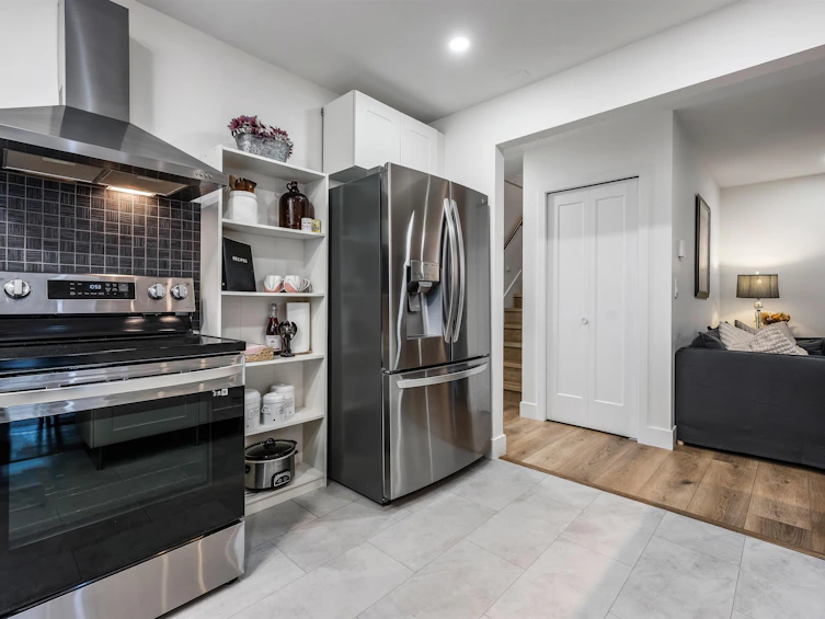 8542 Mccutcheon Avenue, Chilliwack, BC, V2P 7K7 - 9
