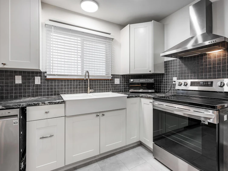 8542 Mccutcheon Avenue, Chilliwack, BC, V2P 7K7 - 7