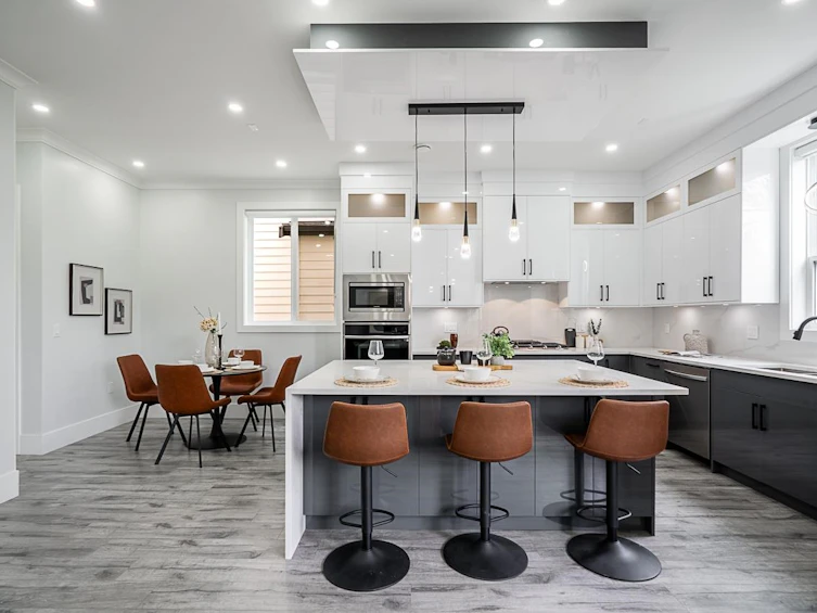 7518 205a Street, Langley, BC, V2Y 1V5 - 5