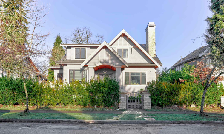 2237 W 37th Avenue