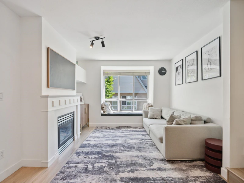 6689 Prenter Street, Burnaby BC V5E 1B1