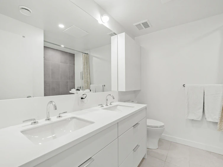107-650 E 2nd Street, North Vancouver, BC, V7L 1E3 - 16
