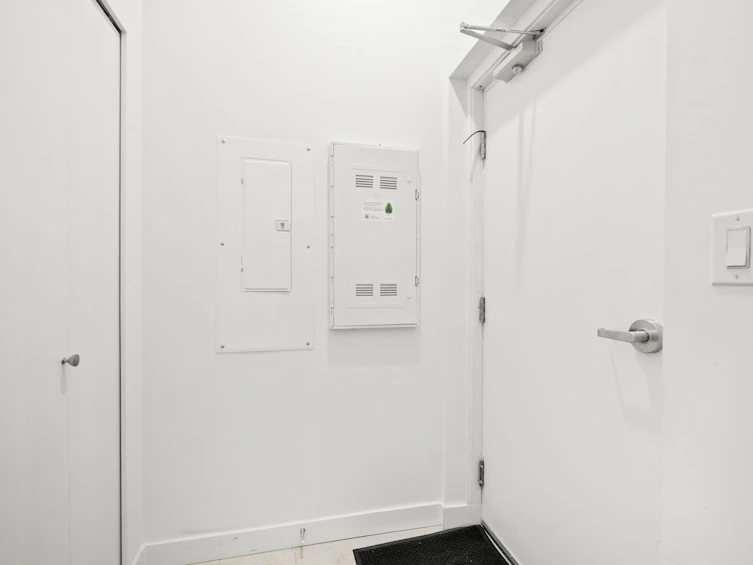107-650 E 2nd Street, North Vancouver, BC, V7L 1E3 - 24
