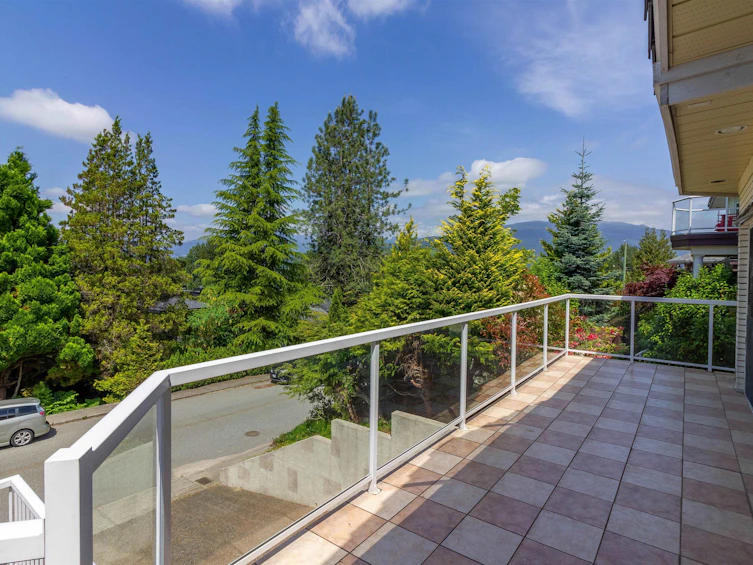 7286 Barnet Road, Burnaby, BC, V5A 1E2 - 7