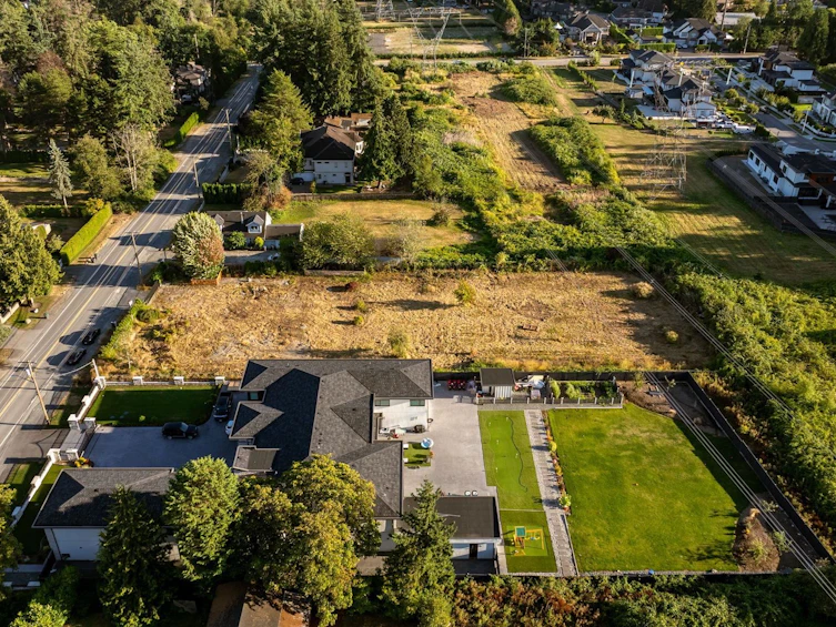 5701 128 Street, Surrey, BC, V3X 1T6 - 5