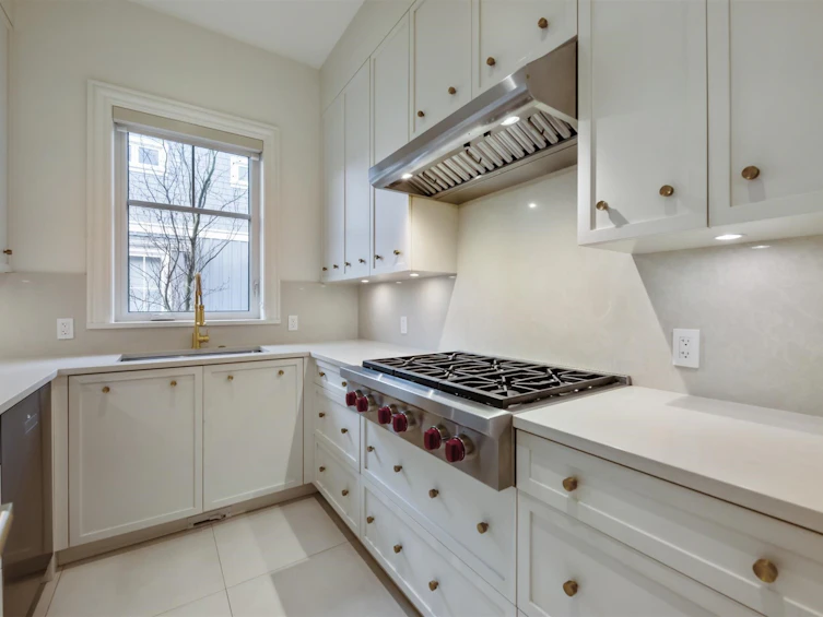 3838 W 50th Avenue, Vancouver, BC, V6N 3V5 - 5