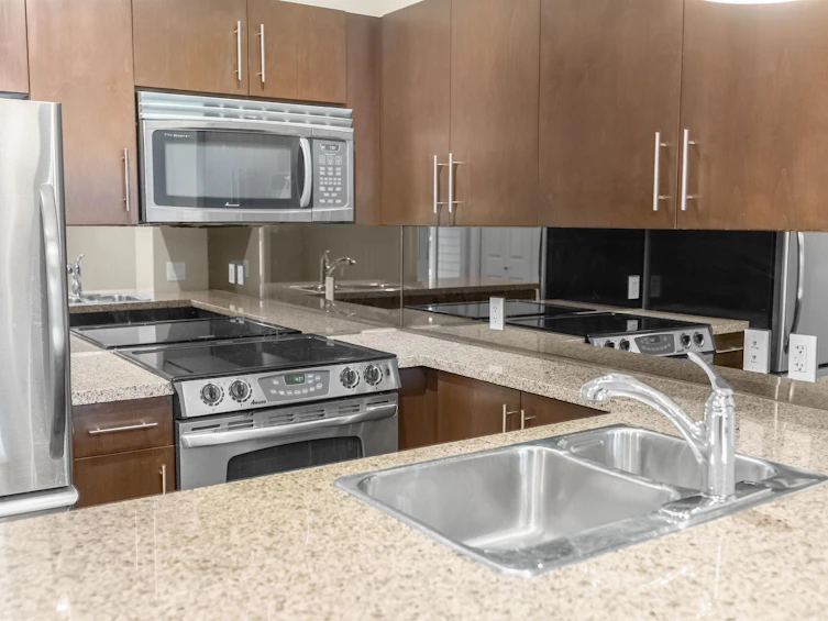 213-8400 Anderson Road, Richmond, BC, V6Y 1S6 - 8