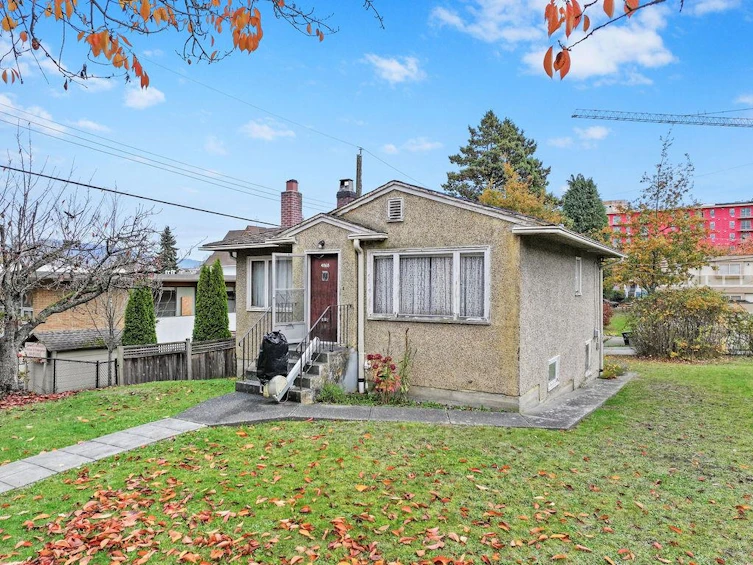4868 Commercial Street, Vancouver, BC, V5N 4H1 - 9