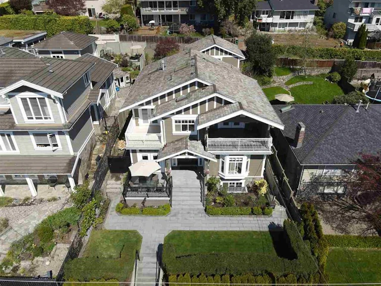 1361 Lawson Avenue, West Vancouver, BC, V7T 2E6