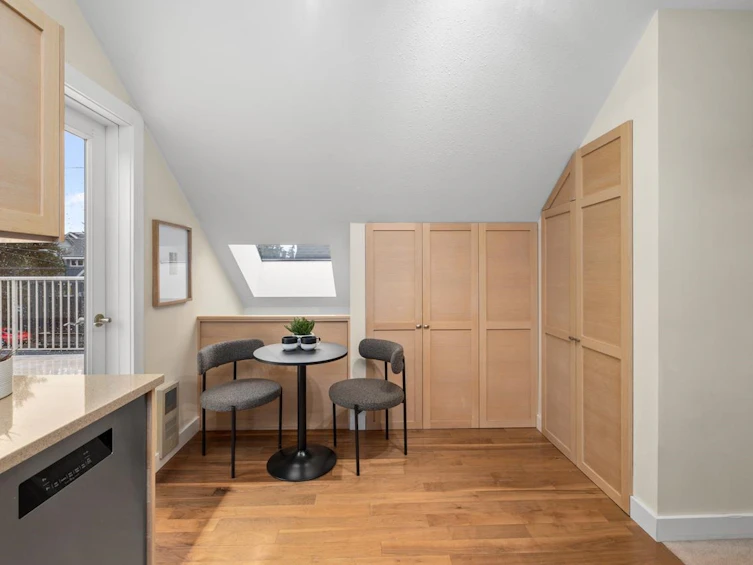3274 W 1st Avenue, Vancouver, BC, V6K 1H5 - 13