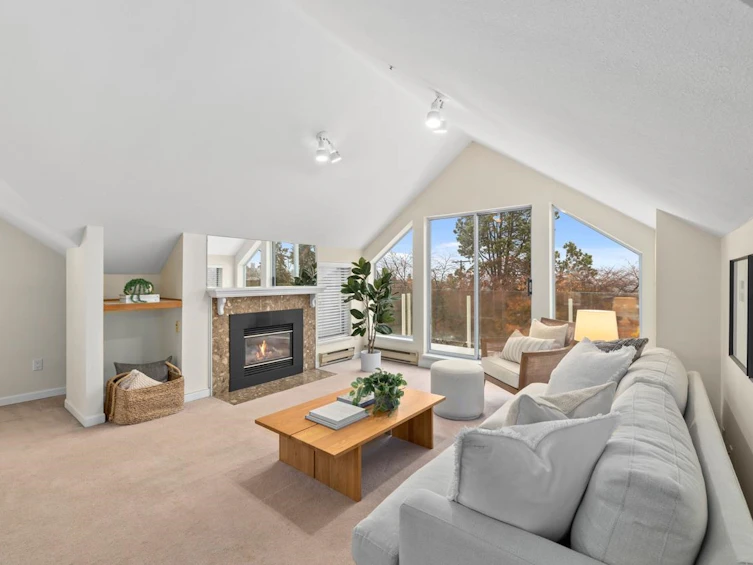 3274 W 1st Avenue, Vancouver, BC, V6K 1H5 - 3