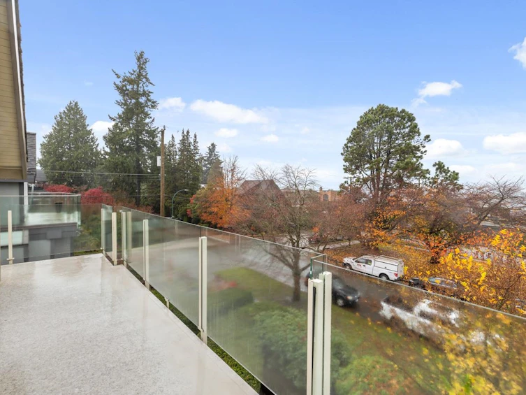 3274 W 1st Avenue, Vancouver, BC, V6K 1H5 - 4