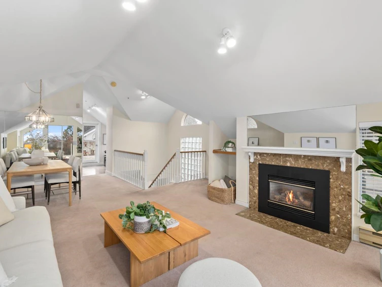 3274 W 1st Avenue, Vancouver, BC, V6K 1H5 - 5