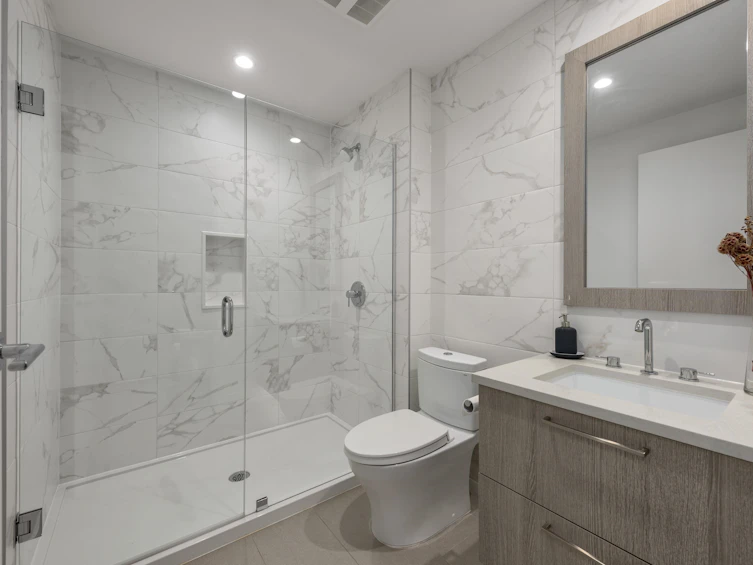 110-733 E 3rd Street, North Vancouver, BC, V7L 1G8 - 20