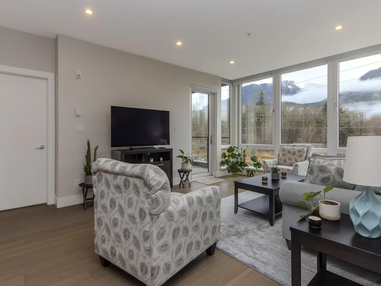 202-1870 Dowad Drive, Squamish, BC, V8B 1C4 - 4