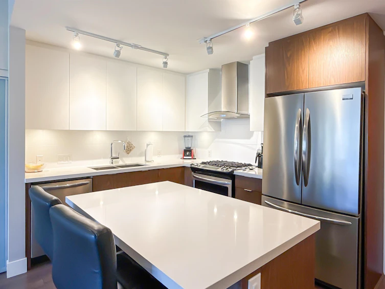 303-3602 Aldercrest Drive, North Vancouver, BC, V7G 0A2 - 3