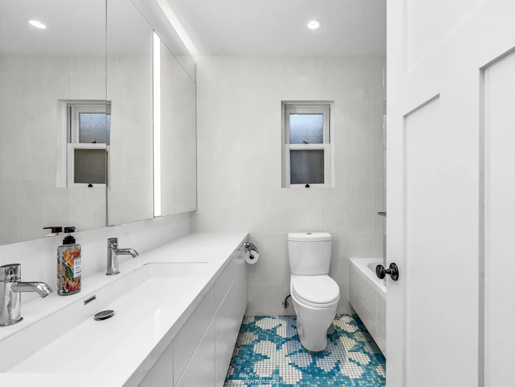 1747 Balaclava Street, Vancouver, BC, V6K 4B6 - 17