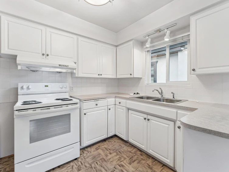 1521 E 64th Avenue, Vancouver, BC, V5P 2M4 - 9