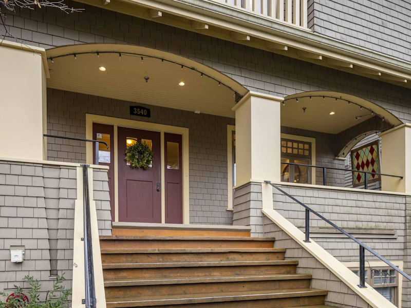 3540 W 5th Avenue, Vancouver BC V6R 1R9