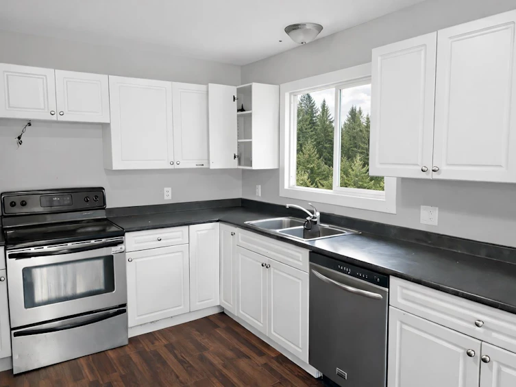 28140 56 Avenue, Abbotsford, BC, V4X 2P2 - 2