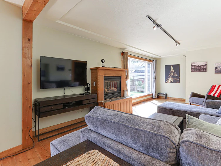 16124 9 Avenue, Surrey, BC, V4A 1A6 - 9
