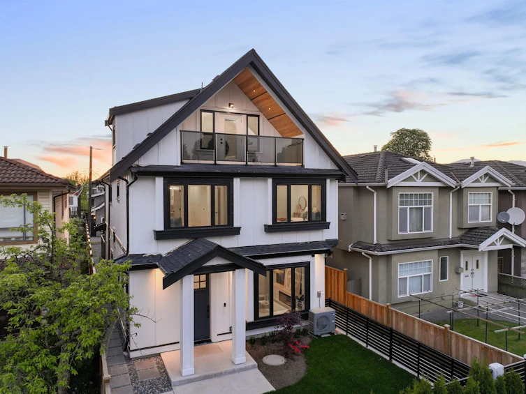 1-1259 Renfrew Street, Vancouver, BC, V5K 4C2