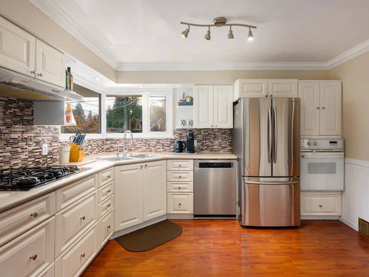 3658 Loraine Avenue, North Vancouver, BC, V7R 4B8 - 14