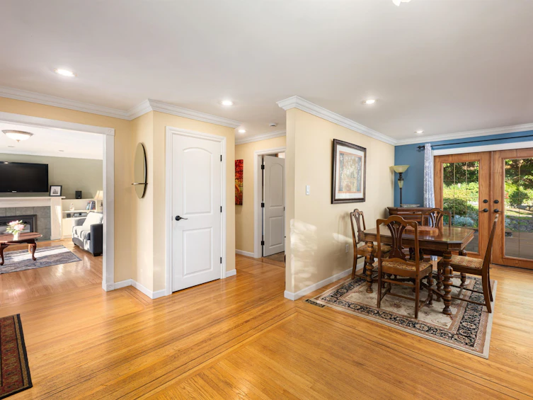 3658 Loraine Avenue, North Vancouver, BC, V7R 4B8 - 9