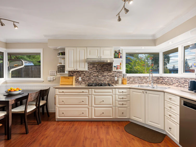 3658 Loraine Avenue, North Vancouver, BC, V7R 4B8 - 12