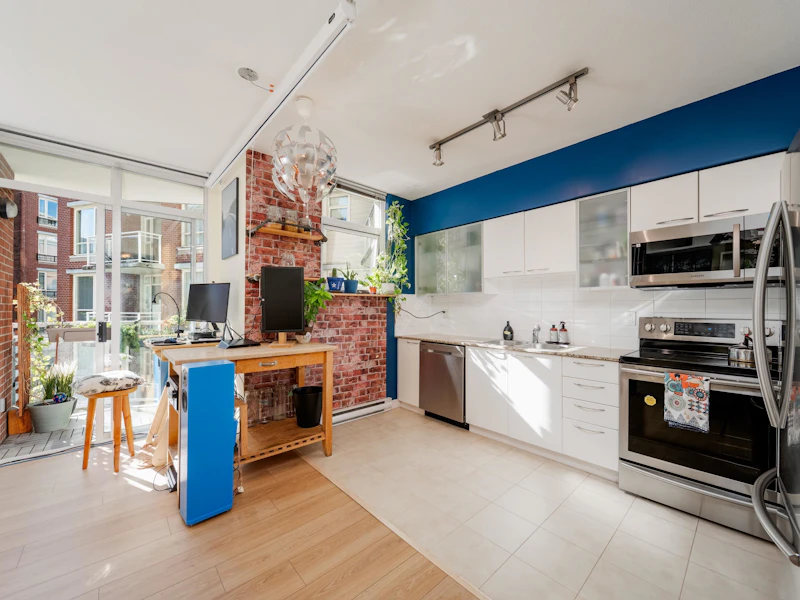 420 - 4028 Knight Street, Vancouver BC V5N 5Y8