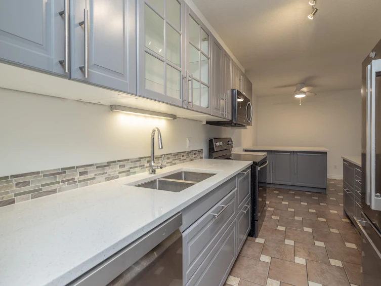 404-7694 Evans Road, Chilliwack, BC, V2R 3W3 - 4