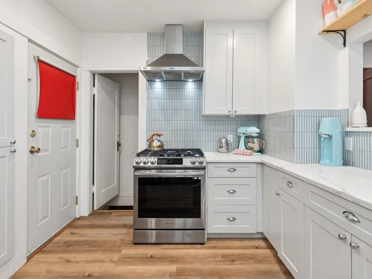 4188 W 13th Avenue, Vancouver, BC, V6R 2T6 - 8
