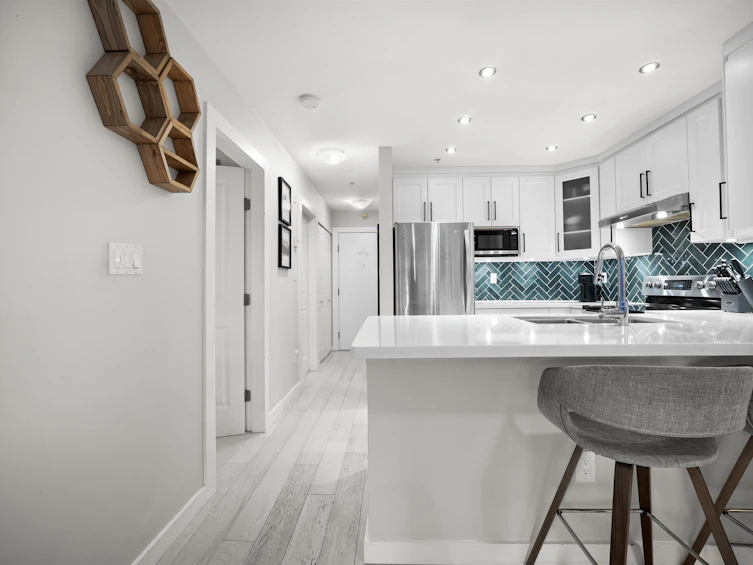 101-3023 W 4th Avenue, Vancouver, BC, V6K 1R5 - 7