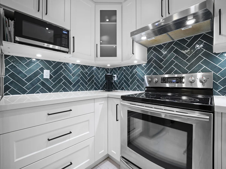 101-3023 W 4th Avenue, Vancouver, BC, V6K 1R5 - 10