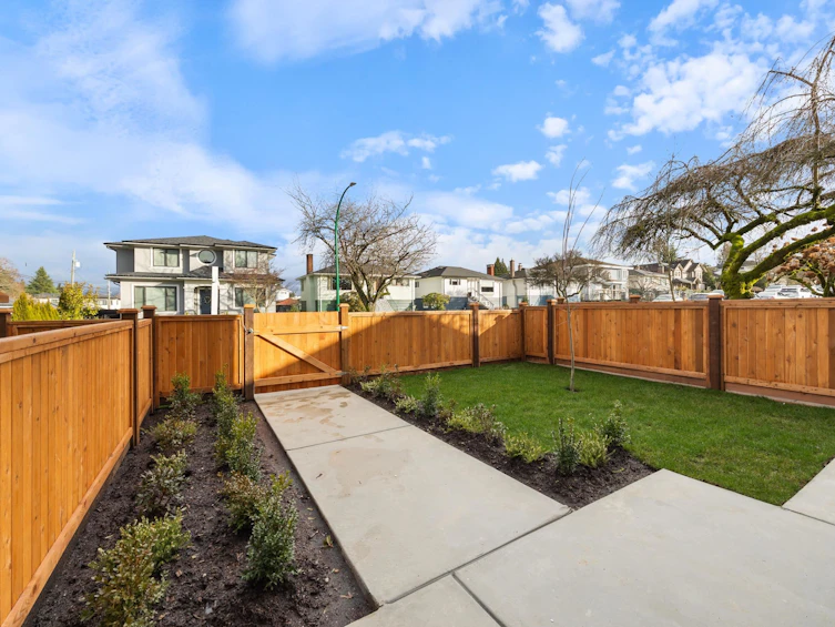 2-6639 Acacia Avenue, Burnaby, BC, V5E 3J8 - 2