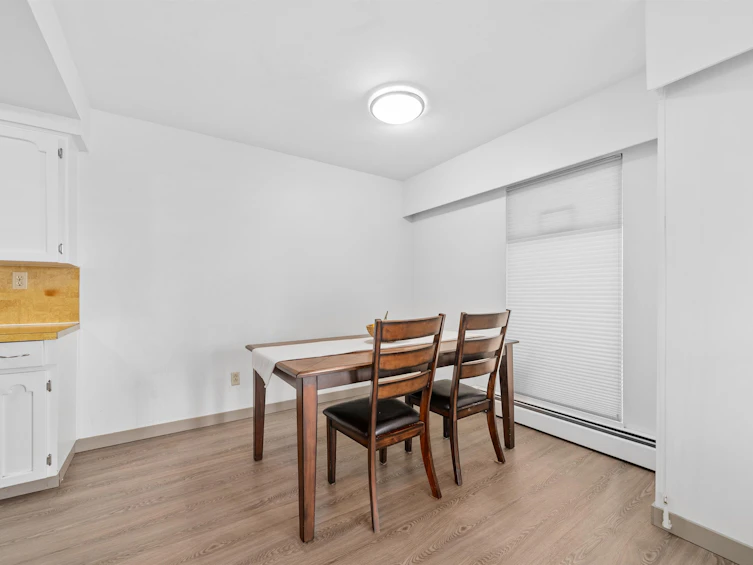 301-11957 223 Street, Maple Ridge, BC, V2X 5Y4 - 11