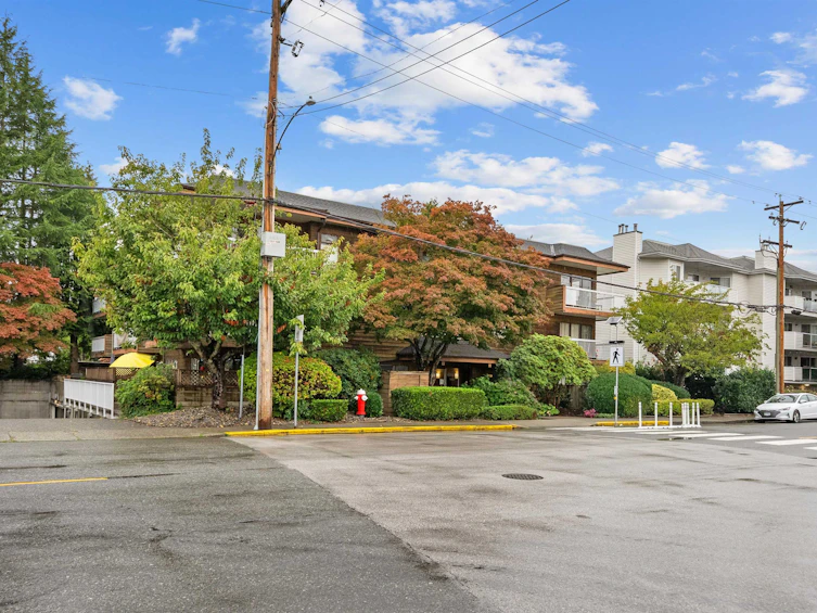 301-11957 223 Street, Maple Ridge, BC, V2X 5Y4