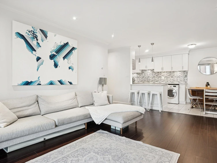 213-808 E 8th Avenue, Vancouver, BC, V5T 1T5 - 2