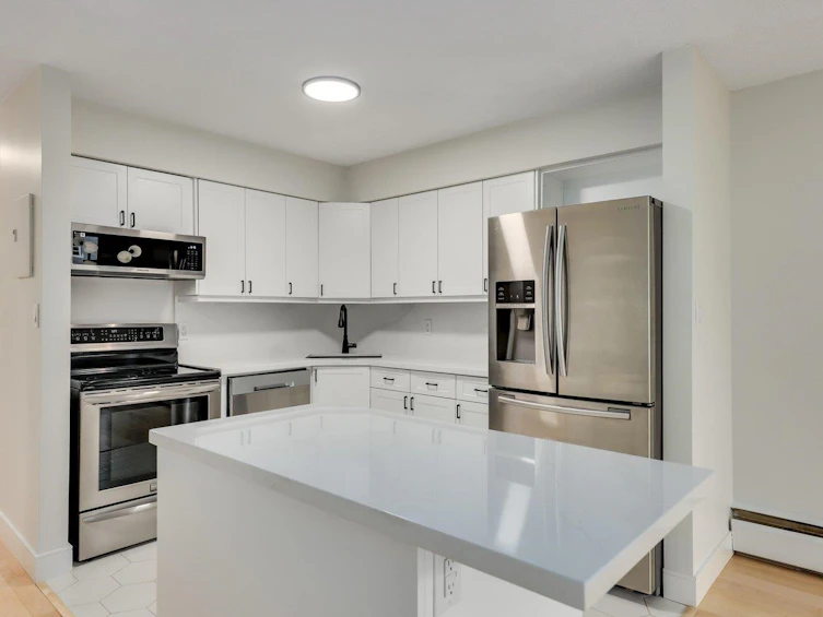 307-2255 York Avenue, Vancouver, BC, V6K 1C5 - 4